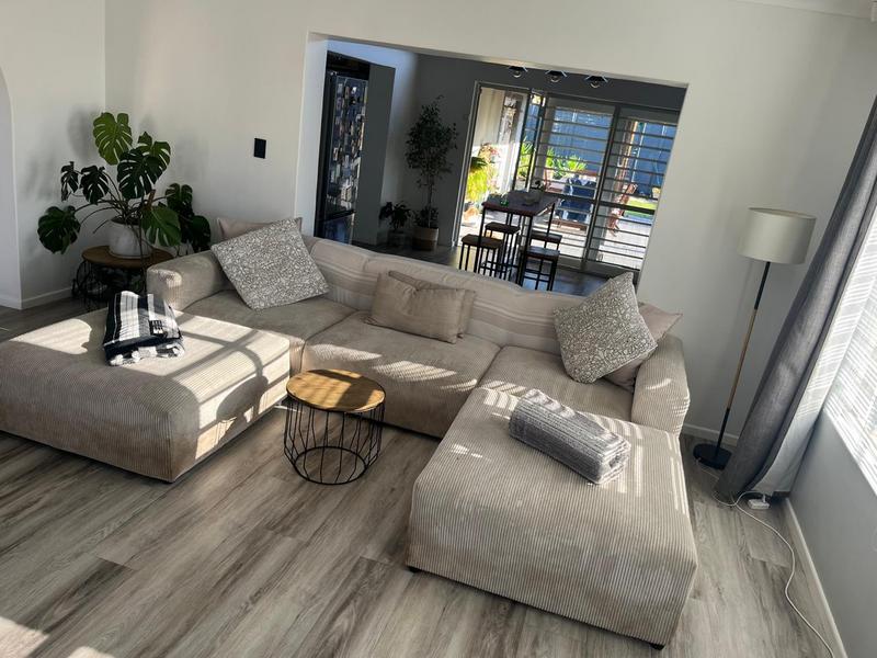 To Let 3 Bedroom Property for Rent in Uitzicht Western Cape